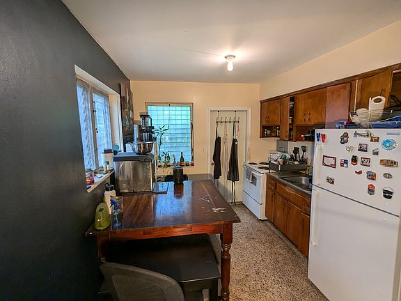 5th image of 233 NW 32nd St #1