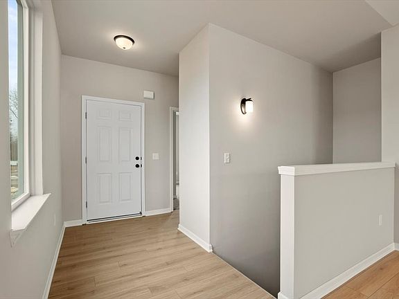 4th image of 1423 Luxington Dr