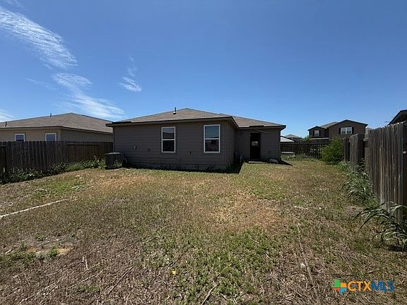 2nd image of 124 Niven Path