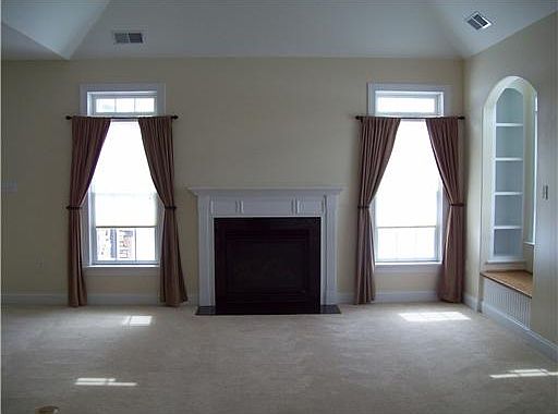 3rd image of 2010 Deacon Dr Unit 4