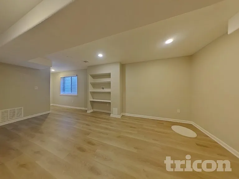 385 Longspur Dr — Photo 18