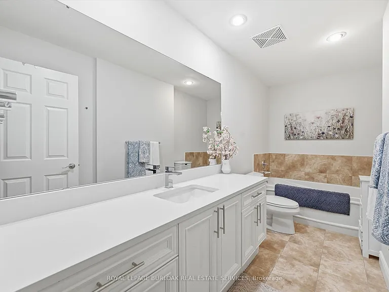 1477 Lakeshore Rd #305 — Photo 40