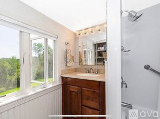 13 Burnham Rd, Wenham, MA 01984