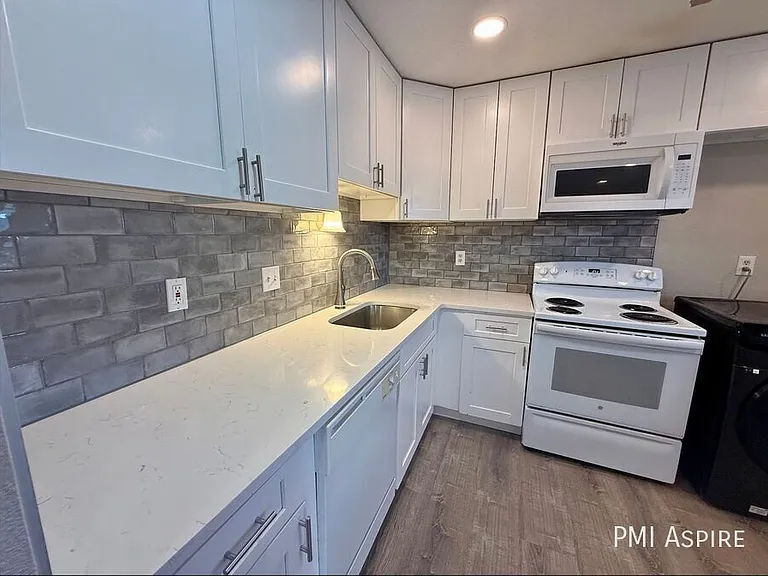 7171 W 10th Ave #202 — Photo 2
