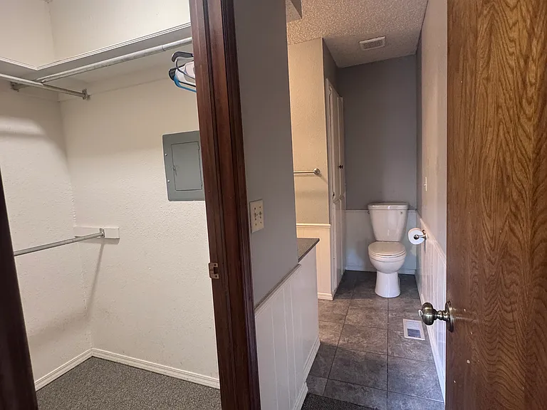1704 N Gleason Ave — Photo 6