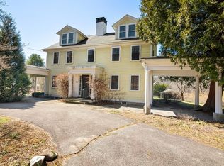 15-19 Strawberry Hill St, Dover, MA 02030