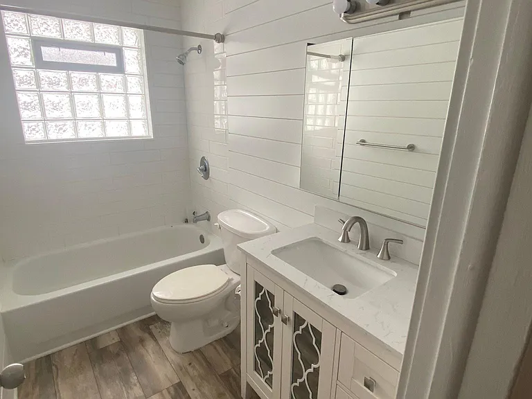 1227 Chelton Dr — Photo 4
