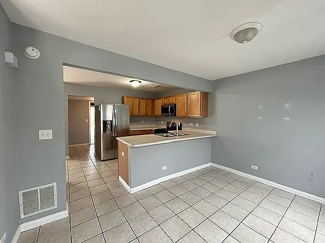 205 W Washington St — Photo 9