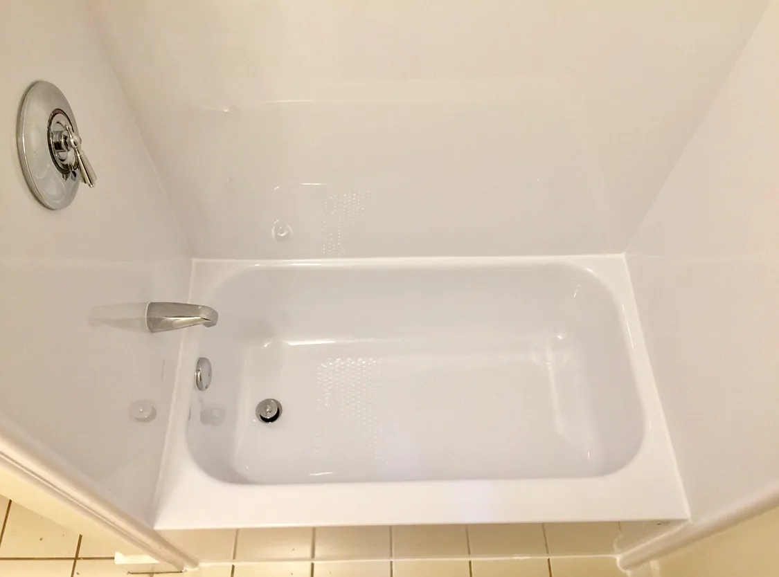 Studio, 300 sqft, $2,000 — Photo 4