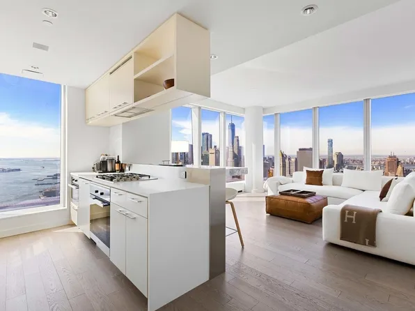 252 South Street image 1 of 27