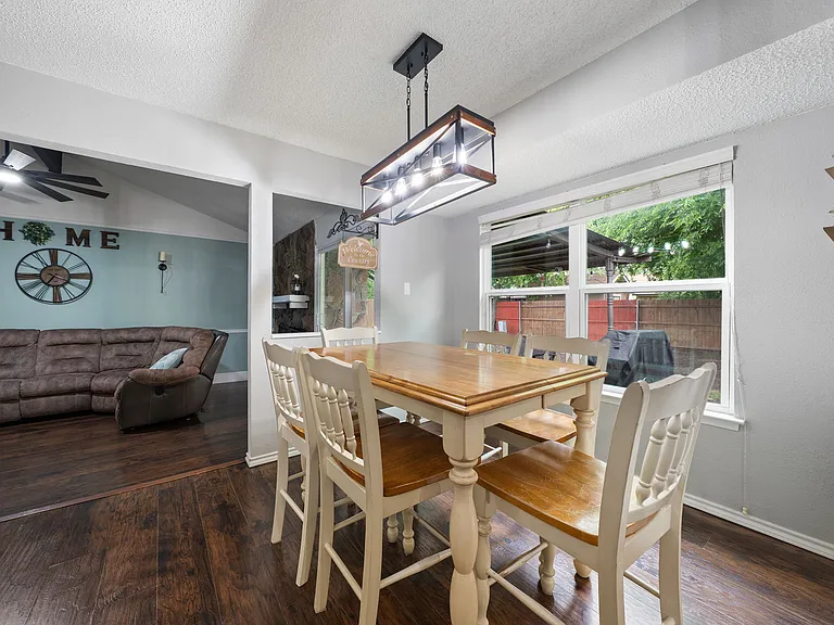 6244 Melinda Dr — Photo 12