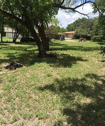 4th image of 830 Ebony Dr