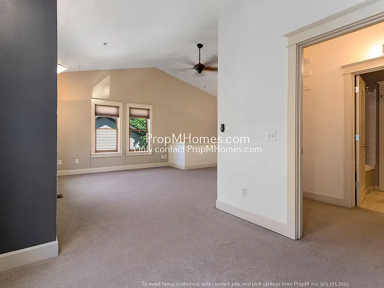1822 SW 18th Ave #5 — Photo 13
