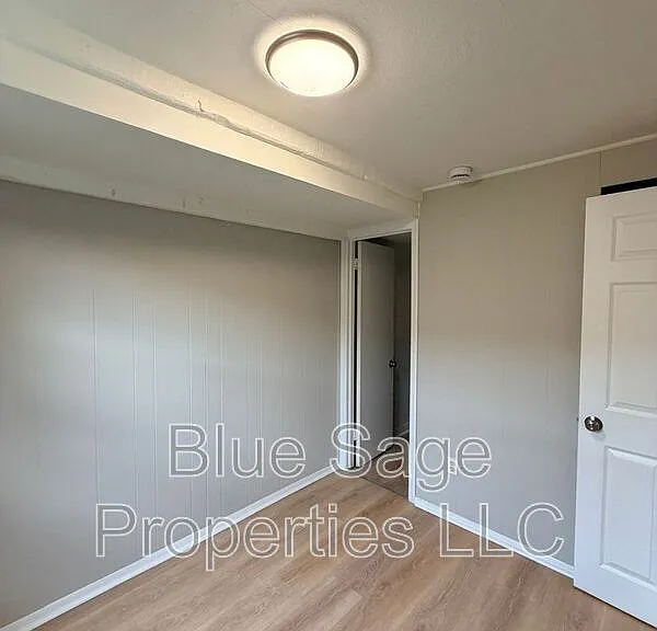 117 Ervin Ave — Photo 14