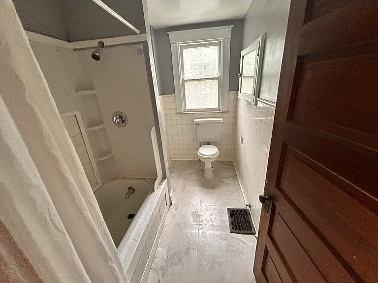 3480 Vine St — Photo 1