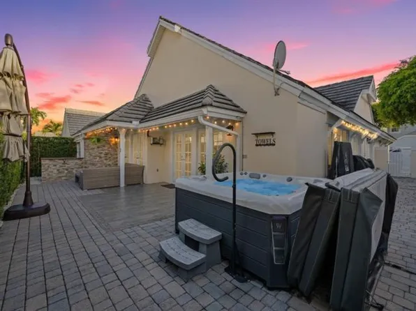 9937 NW 47th Ter, Doral, FL 33178