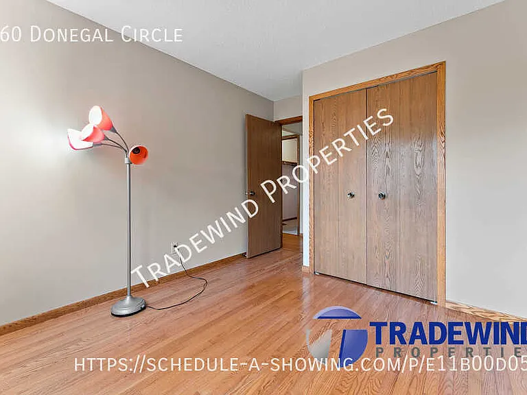 560 Donegal Cir — Photo 9