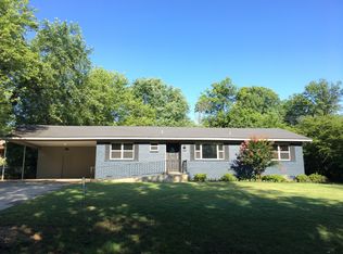 805 N 9th St, Van Buren, AR 72956