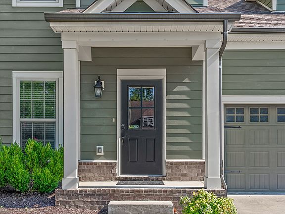 3rd image of 84 Nokes Dr