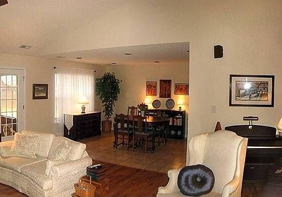1st image of 7001 Lynnfield Dr SE