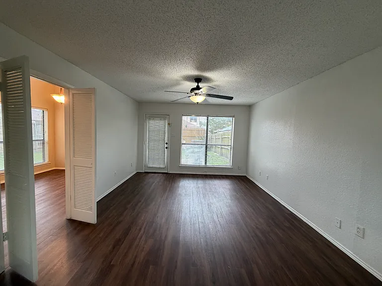6812 Century Cir — Photo 6