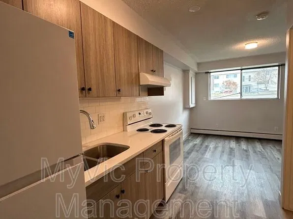 15304 100th Ave NW, Edmonton, AB T5P 0K6