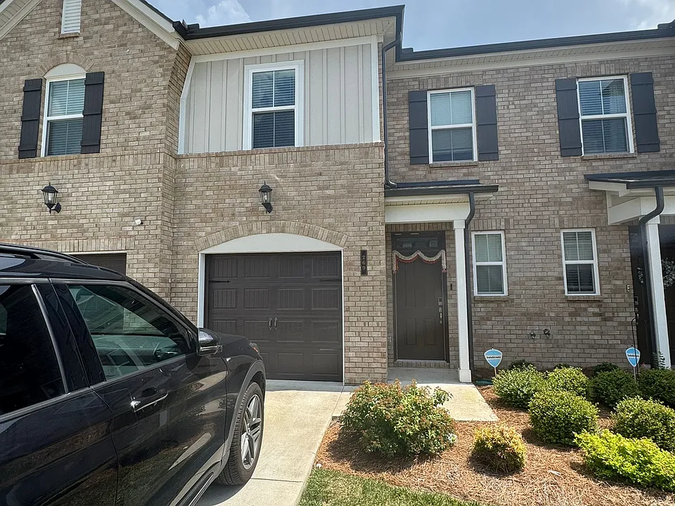 269 Netherlands Blvd