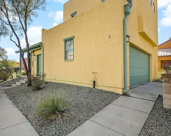 953 W Calle Carasol — Photo 3