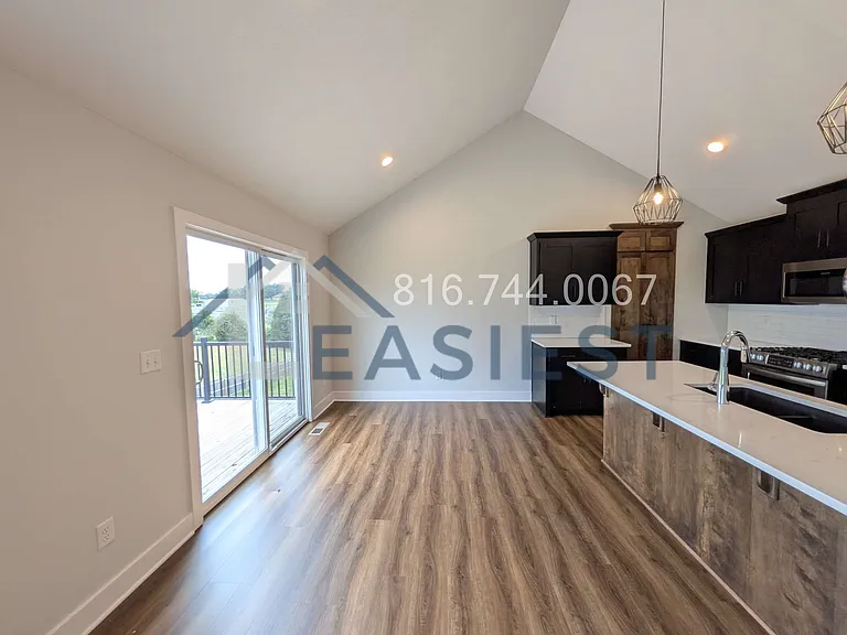 1209 NW 3rd St — Photo 5