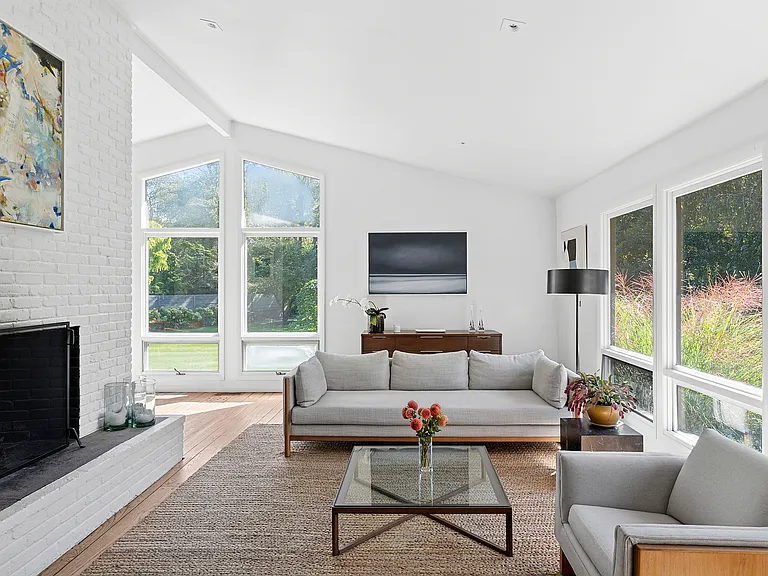 95 Skimhampton Rd — Photo 1