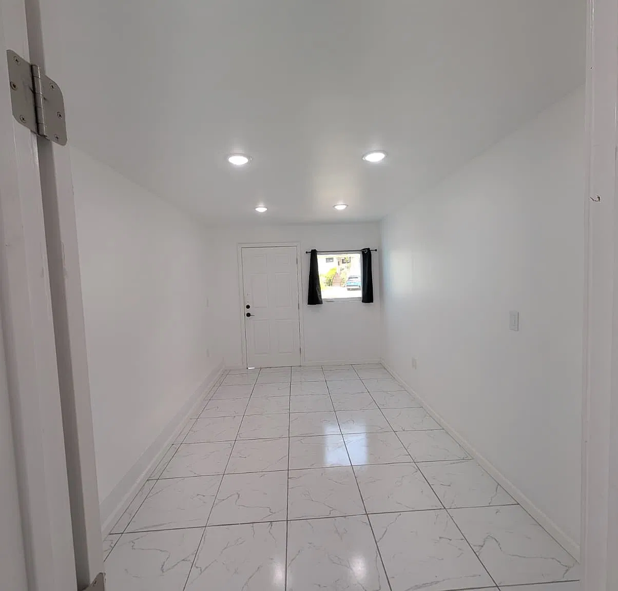 2 bed, 497 sqft, $2,700 — Photo 2