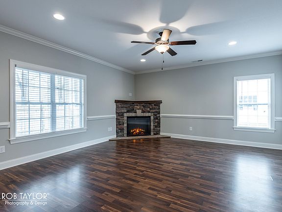 5th image of 1672 Cambria Dr #B