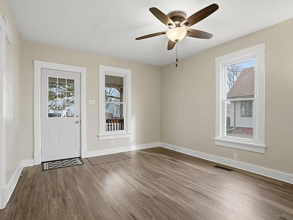 5th image of 2222 W Callender Ave