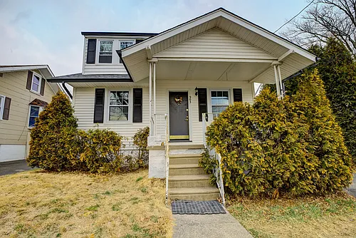 903 Loney St Photo 1