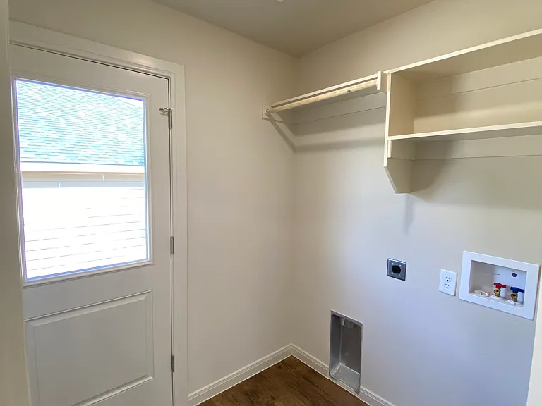 420 E Shepherd St — Photo 16