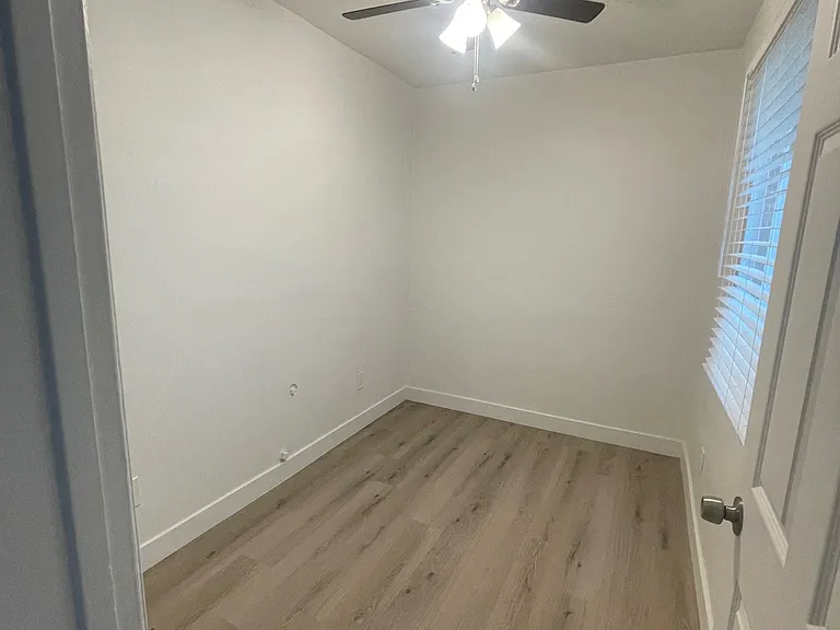 7744 Reseda Blvd #5 — Photo 4