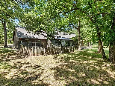 1600 E Covell Rd — Photo 28