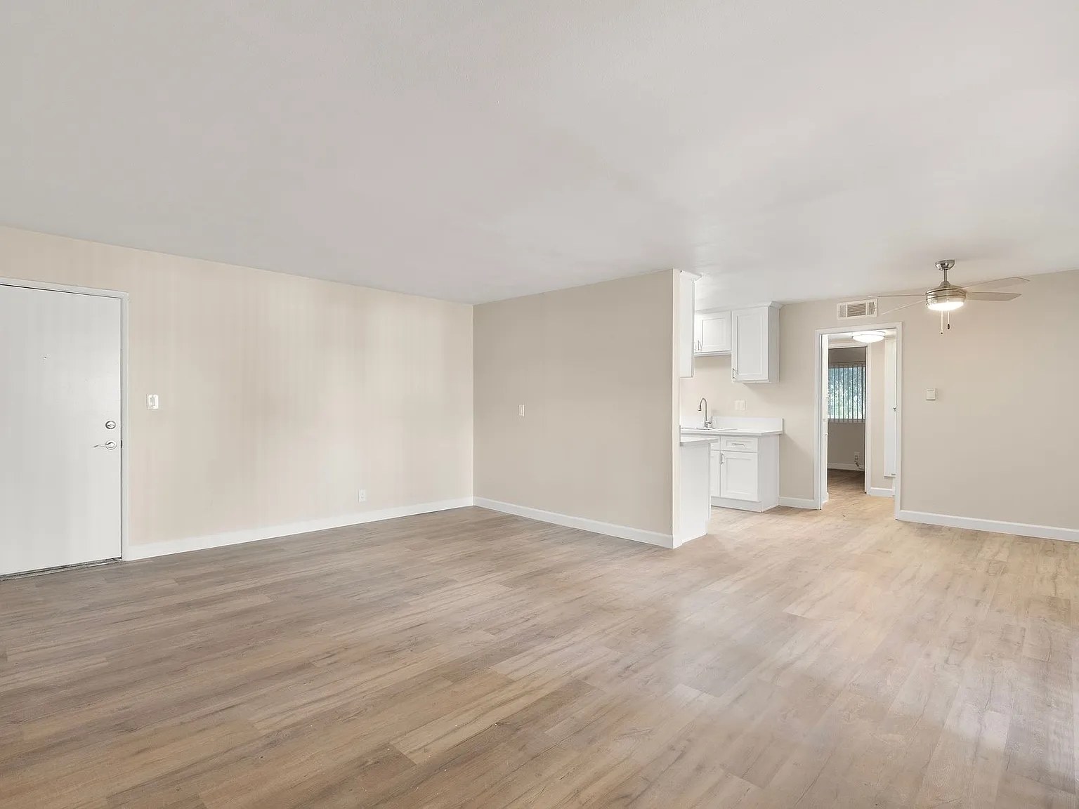 Applewood Apartments — Photo 4