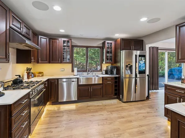 337 Starr Boulevard, Calverton, NY 11933