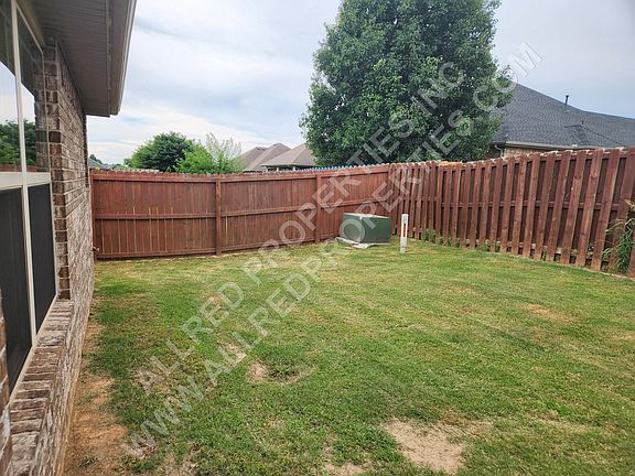 4th image of 6110 S 38th St