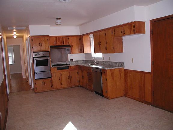 4th image of 202 Dover Dr