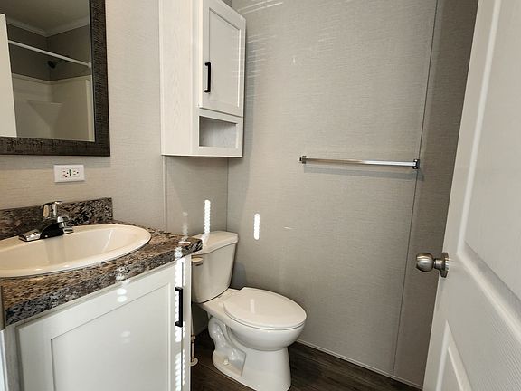 4th image of 105 20th St NW #210