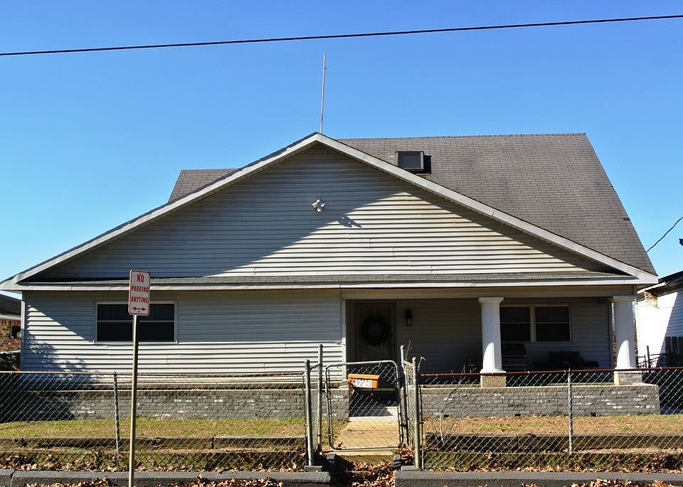 1st image of 825 N 9th St