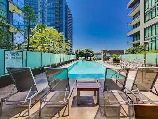4th image of 1100 S Hope St APT 610