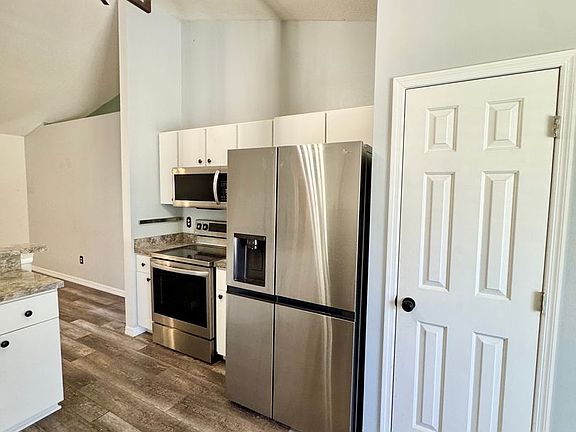 5th image of 941 Park Valley Cir