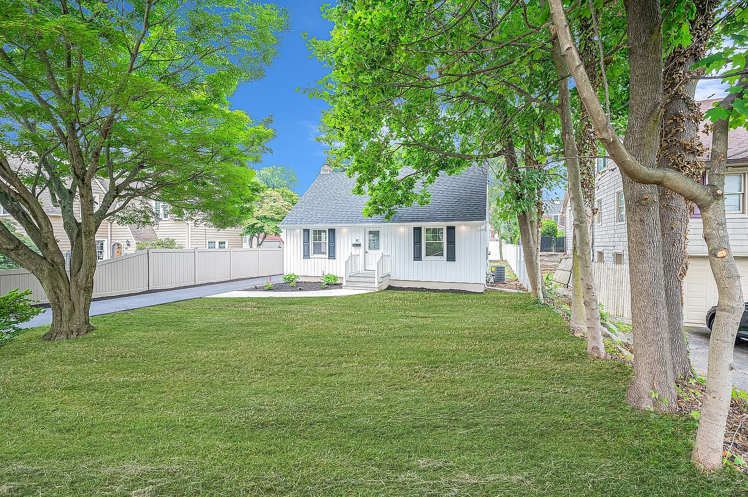 3 bed, 1774 sqft, $6,195 — Photo 1