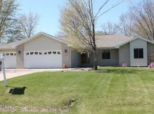 N1797 Maple Terrace Rd, Greenville, WI 54942