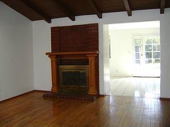 4th image of 11033 Mascarell Ave