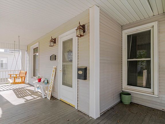 5th image of 117 W Humiston St