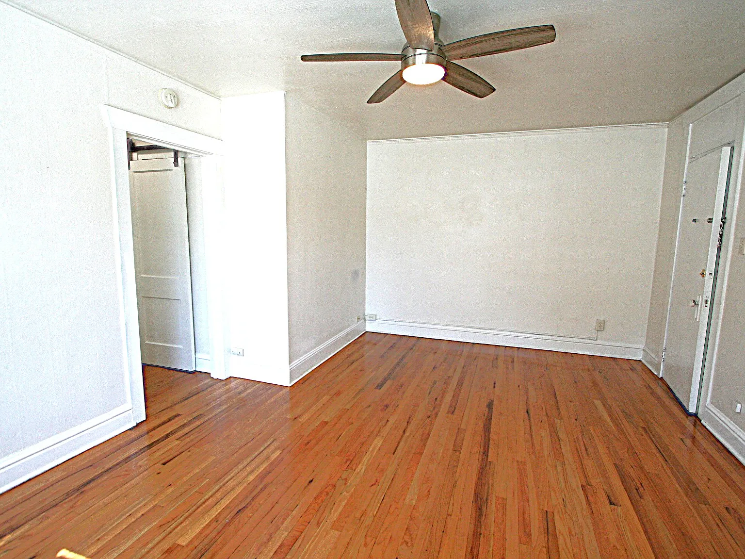 Studio, 460 sqft, $1,095 — Photo 3